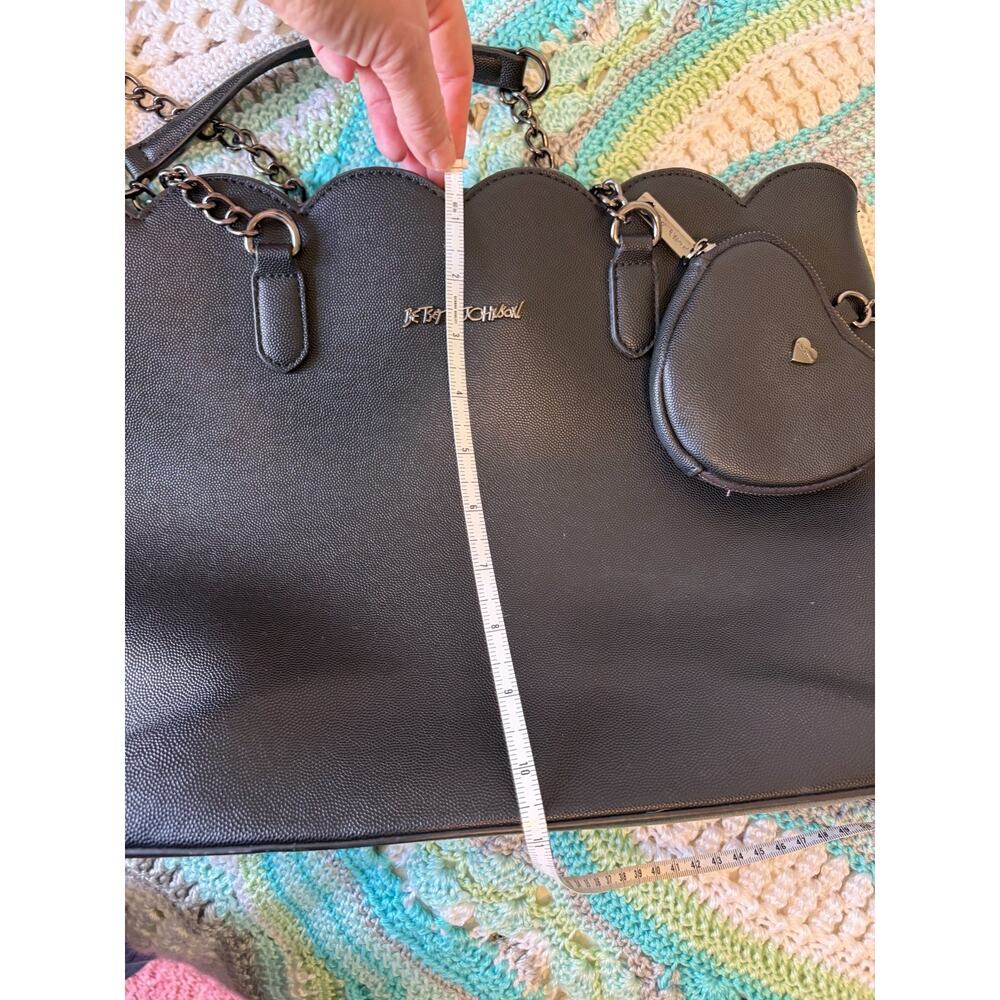 Betsey Johnson large black tote with heart shaped zip pouch attached accessory - Picture 2 of 16